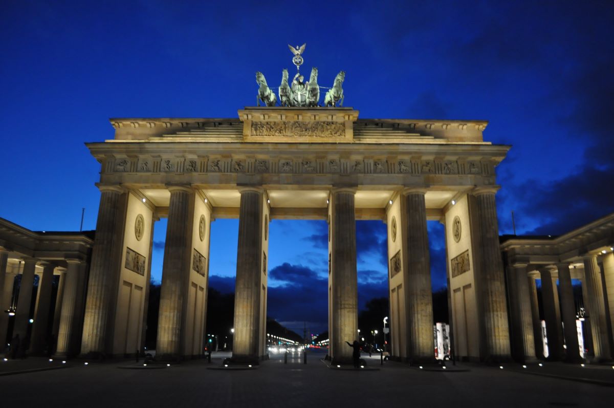 20 Best Things to Do in Berlin - Brandenburg Tor - Endless Travel Destinations