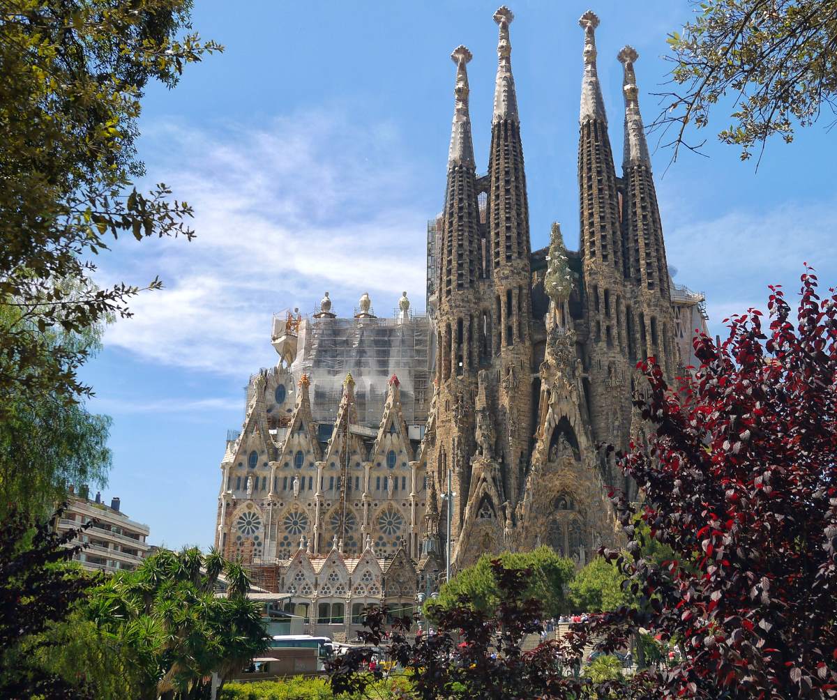 Sagrada Familia - Endless Travel Destinations