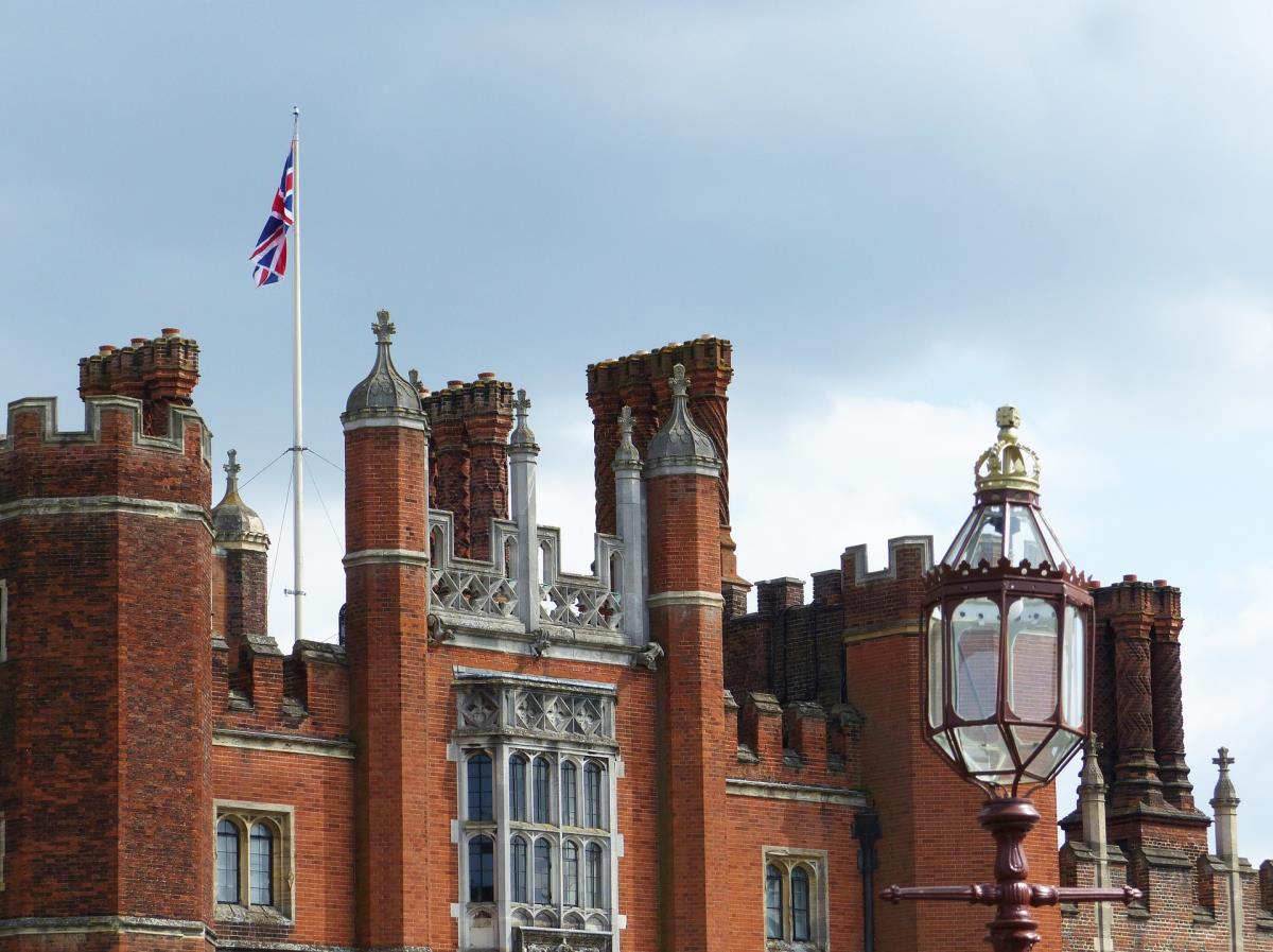 London Bucket List; 60+ Best Things to Do in London - Hampton Court Palace - Endless Travel Destinations