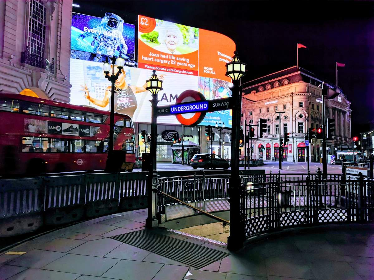 Piccadilly Circus - Endless Travel Destinations