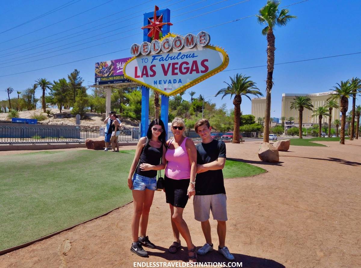 Welcome to Fabulous Las Vegas Sign - Endless Travel Destinations