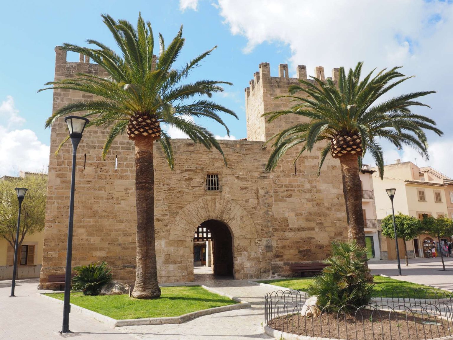 tourist attractions in alcudia majorca