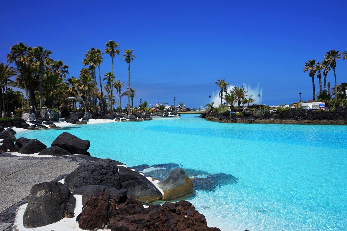 15 Very Best Things to Do in Tenerife - Lago Martiánez - Endless Travel Destinations